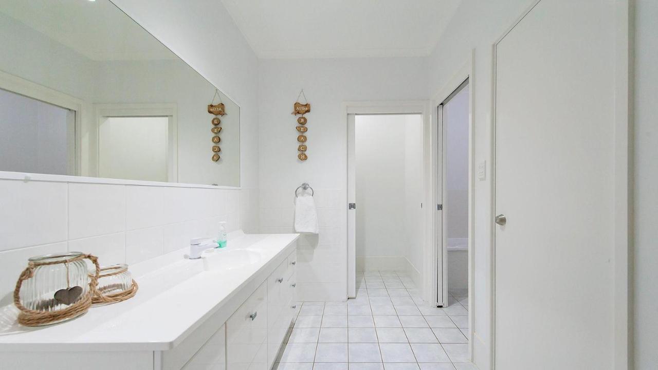 Dutchie'S Sand & Sea Beach House - Easy Walk To The Beach Nelson Bay Exterior foto