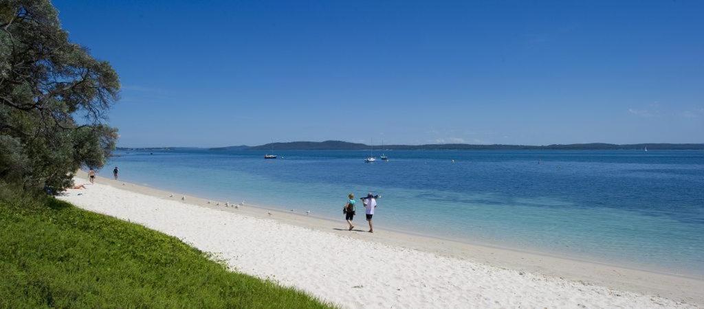 Dutchie'S Sand & Sea Beach House - Easy Walk To The Beach Nelson Bay Exterior foto